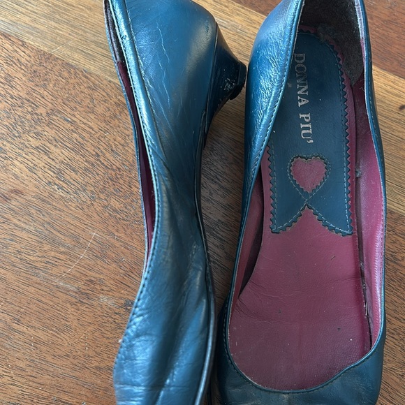 Blue leather kitten heels - Picture 2 of 5